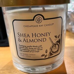 Chesapeake Bay Candle - Shea Honey & Almond (1) Sale!!